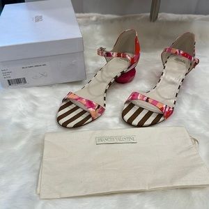 NWBox Frances Valentine, New York, Bella, F, pink multi size 9.5 fabric jewele…